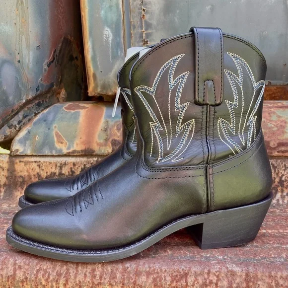 Women’s Short Cowboy Boots Black Leather Boots NWOB Size 6 Soto Janis - Picture 2 of 15